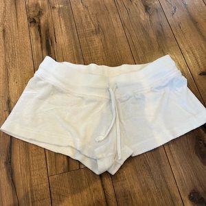 Hard tail shorts